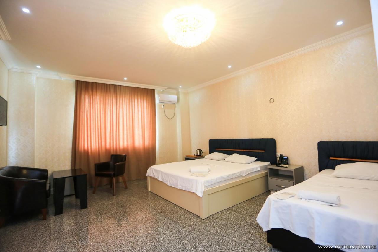 Hotel Carleone Batumi Exterior foto