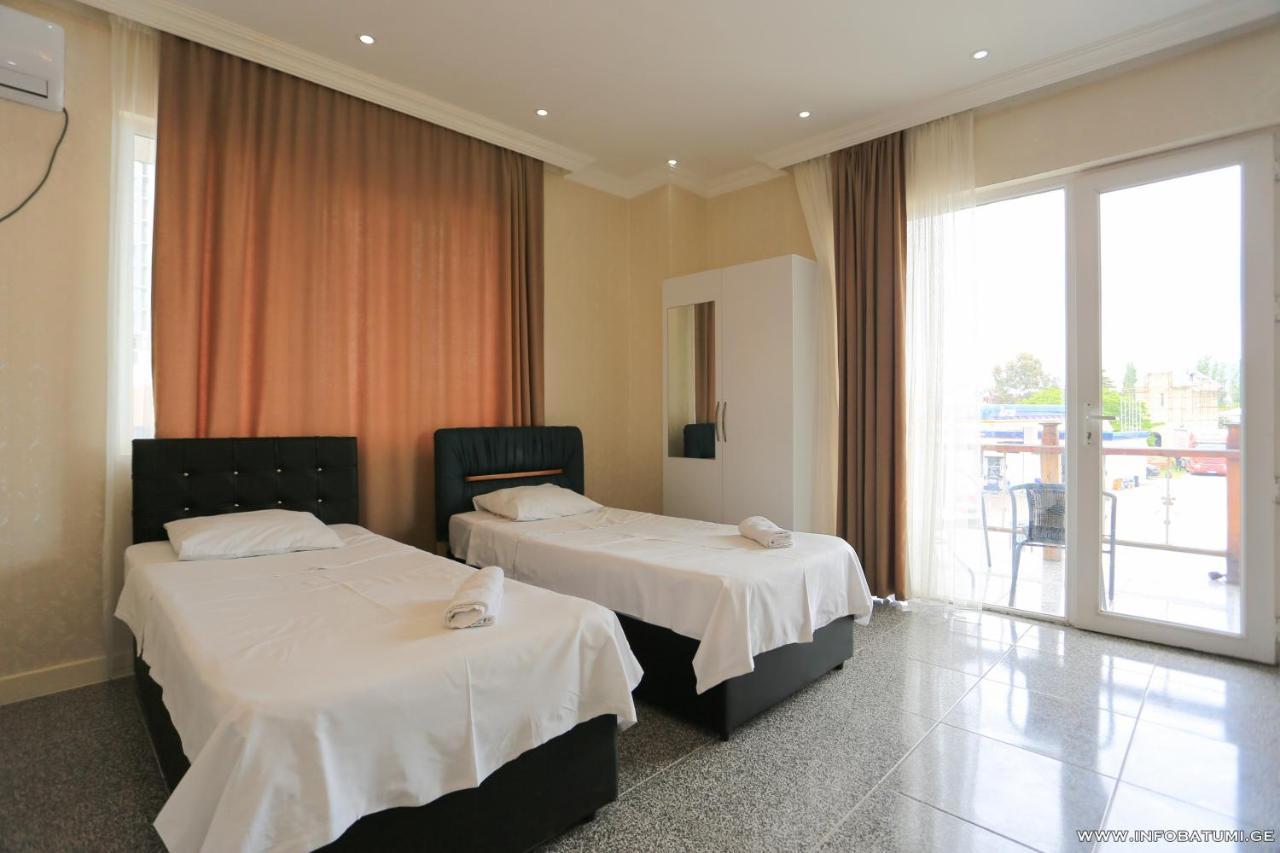 Hotel Carleone Batumi Exterior foto