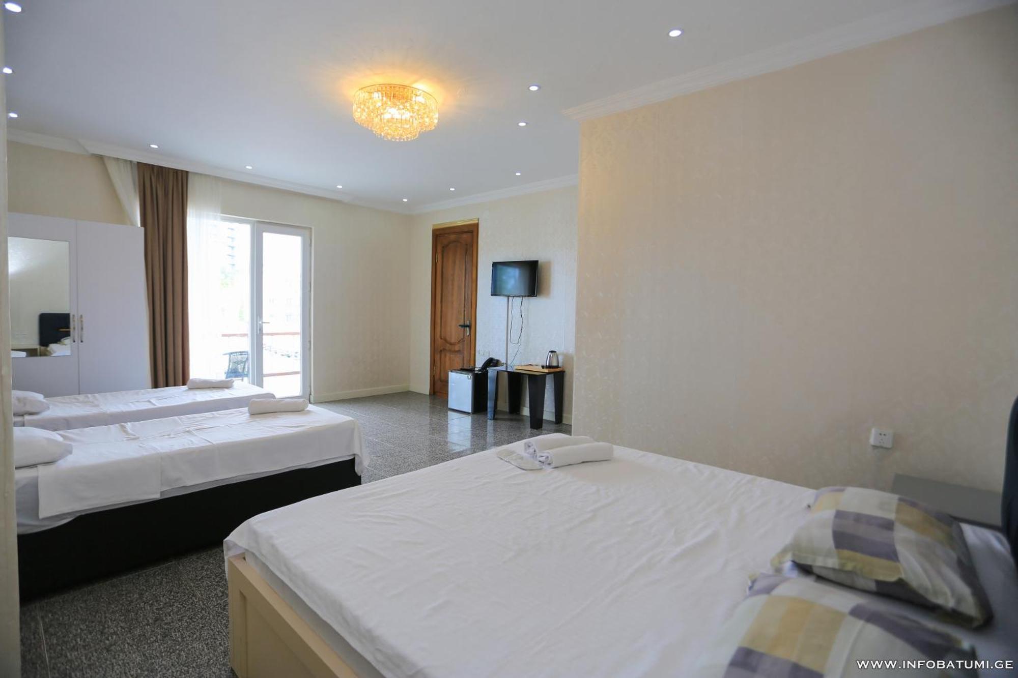 Hotel Carleone Batumi Exterior foto