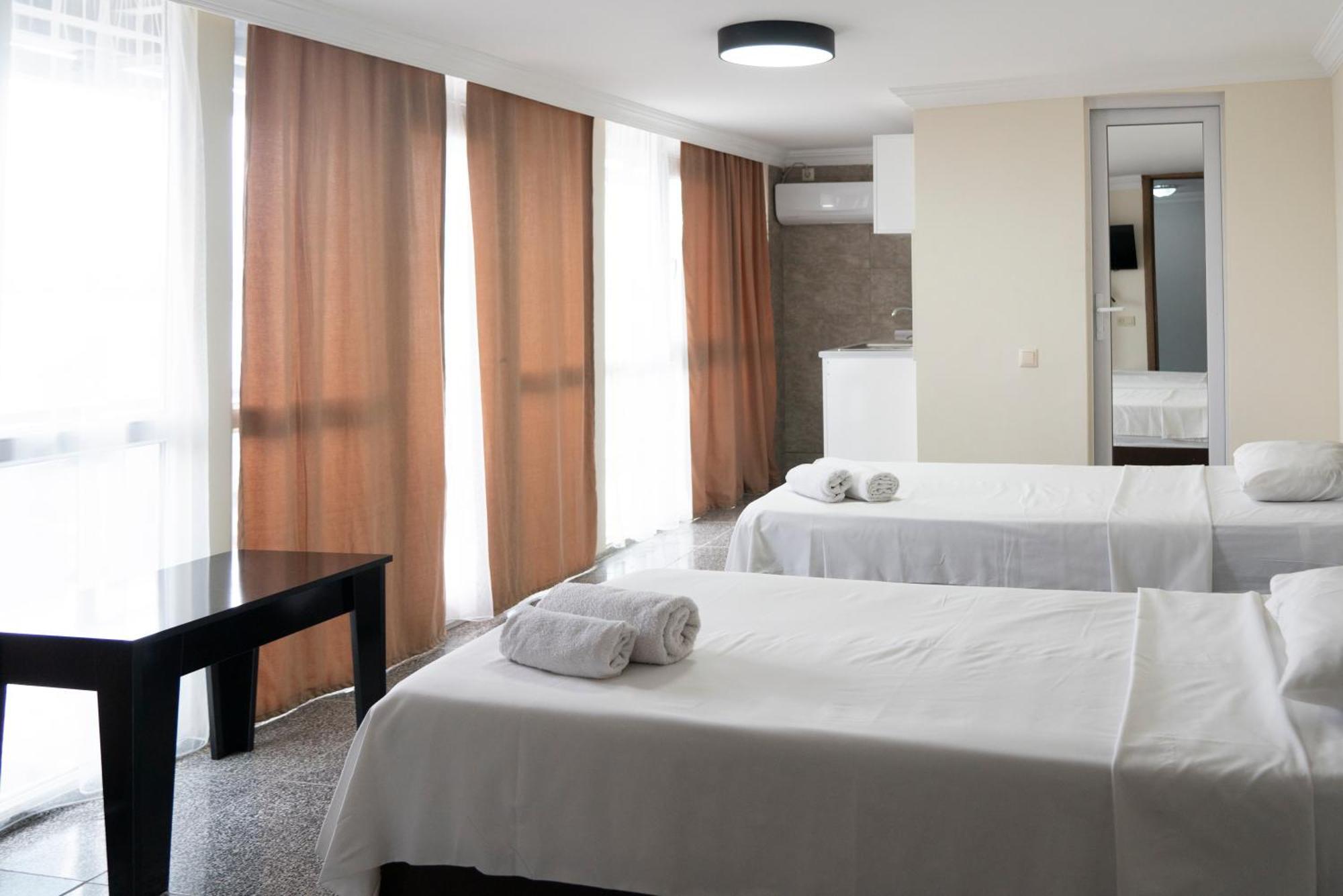 Hotel Carleone Batumi Exterior foto